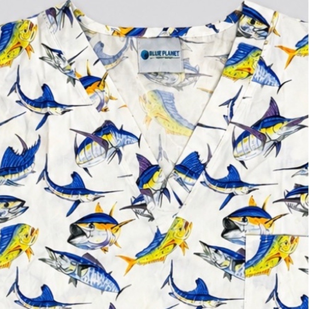 Blue Planet Fish Print Scrub Top 5XL White Fishing Nautical Uniform Cotton Blend